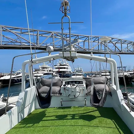 Yate Aloha Botel *